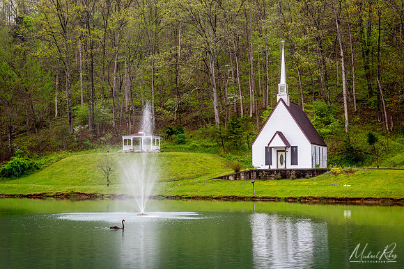 Small Chapel on Lake (2016)