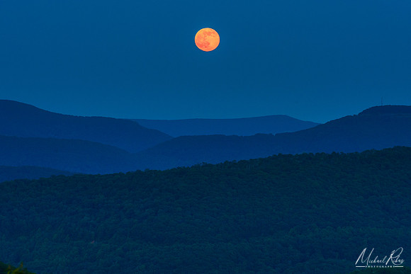 June "Strawberry" Full Moon (2017)
