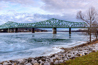 Partially frozen Ohio River (2018)