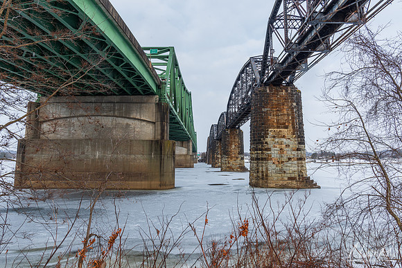 Ohio River Bridges at Parkersburg Over Frozen Ohio (2025)
